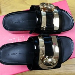 Letter platform Sandals